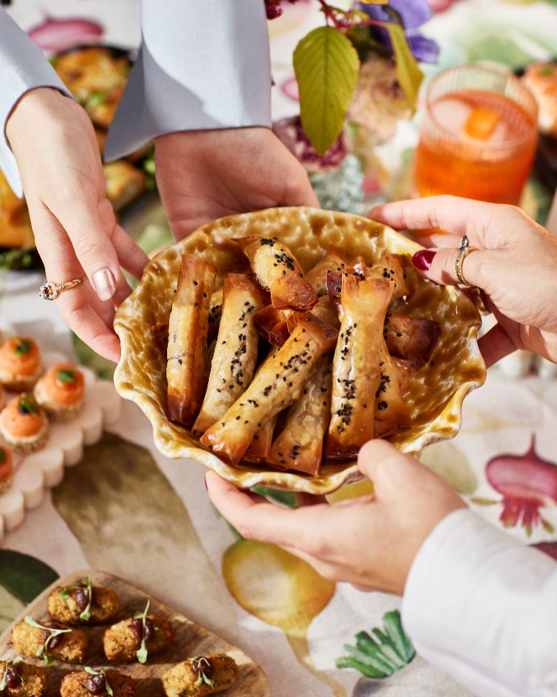 easy-canapes-duck-roll